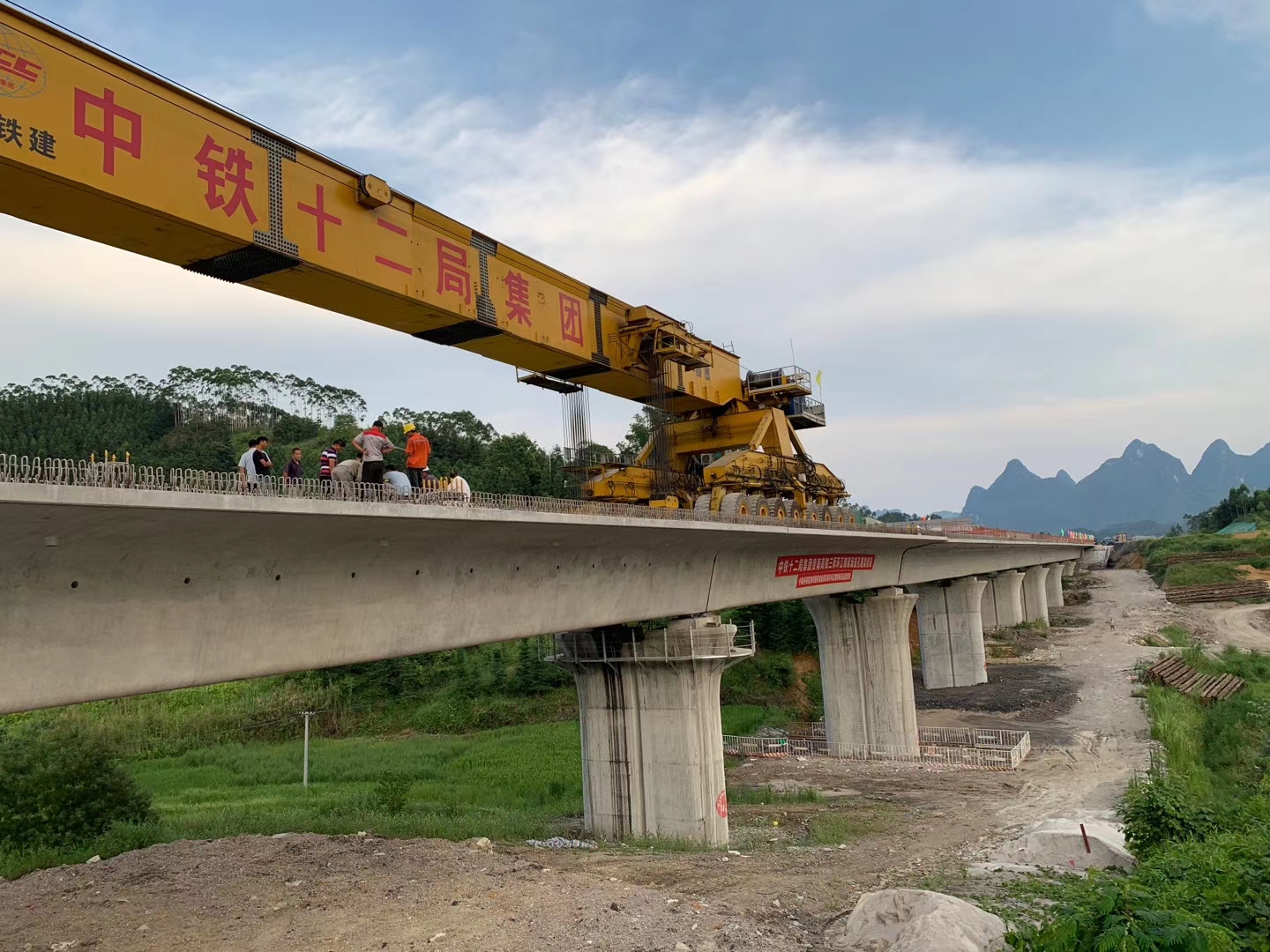 贡山预应力加固在公路桥梁施工应用